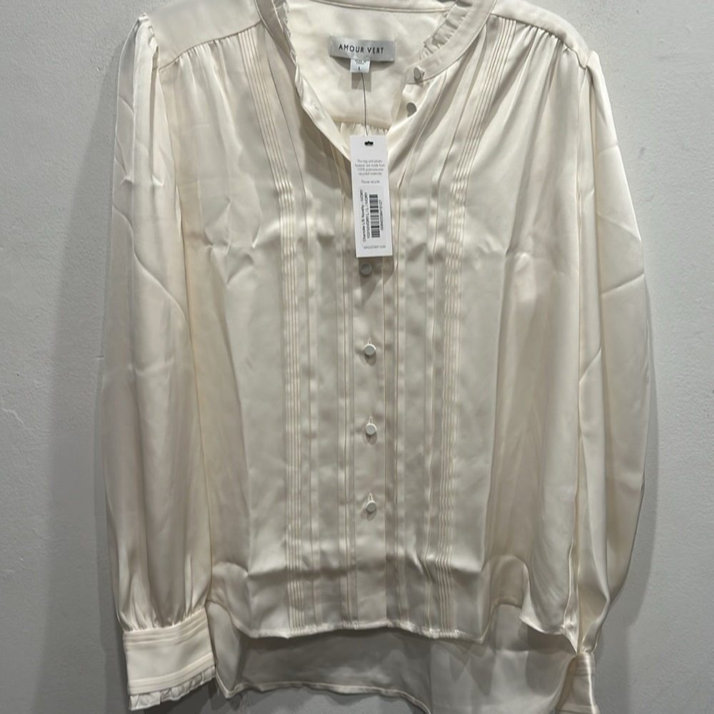 Amour Vert Cream white long sleeve ruffle button down blouse large satin NWT